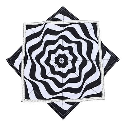  Spinning Plates, Single Hoper Spin Monochrome Waves